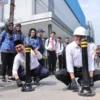 Wali Kota dan Wakil Wali Kota Cimahi, Ngatiyana-Adithia saat Monitoring Tiang Penutup Jalan di Alun-alun Cimahi. (Mong / Jabar Ekspres)