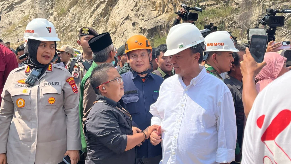 Peduli Keluarga Korban Longsor Cirebon, Baznas Jabar Salurkan Bantuan