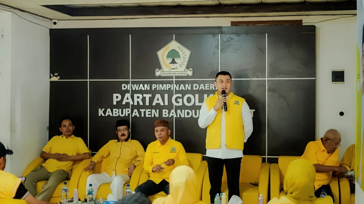 Ariansyah Eka Saputra Salurkan Puluhan Hewan Kurban di KBB via Golkar