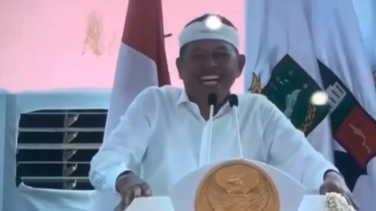 Gubernur Jawa Barat Dedi Mulyadi (KDM) menyampaikan candaan bahawa Banjar merupakan kota paling sengsara di Jawa Barat dan Pangandaran sedang setengah sekarat. (Tangkapan layar)
