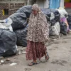 Ilustrasi: Tumpukan sampah di pinggir jalan beberapa waktu lalu. Foto: Dimas Rachmatsyah / Jabar Ekspres
