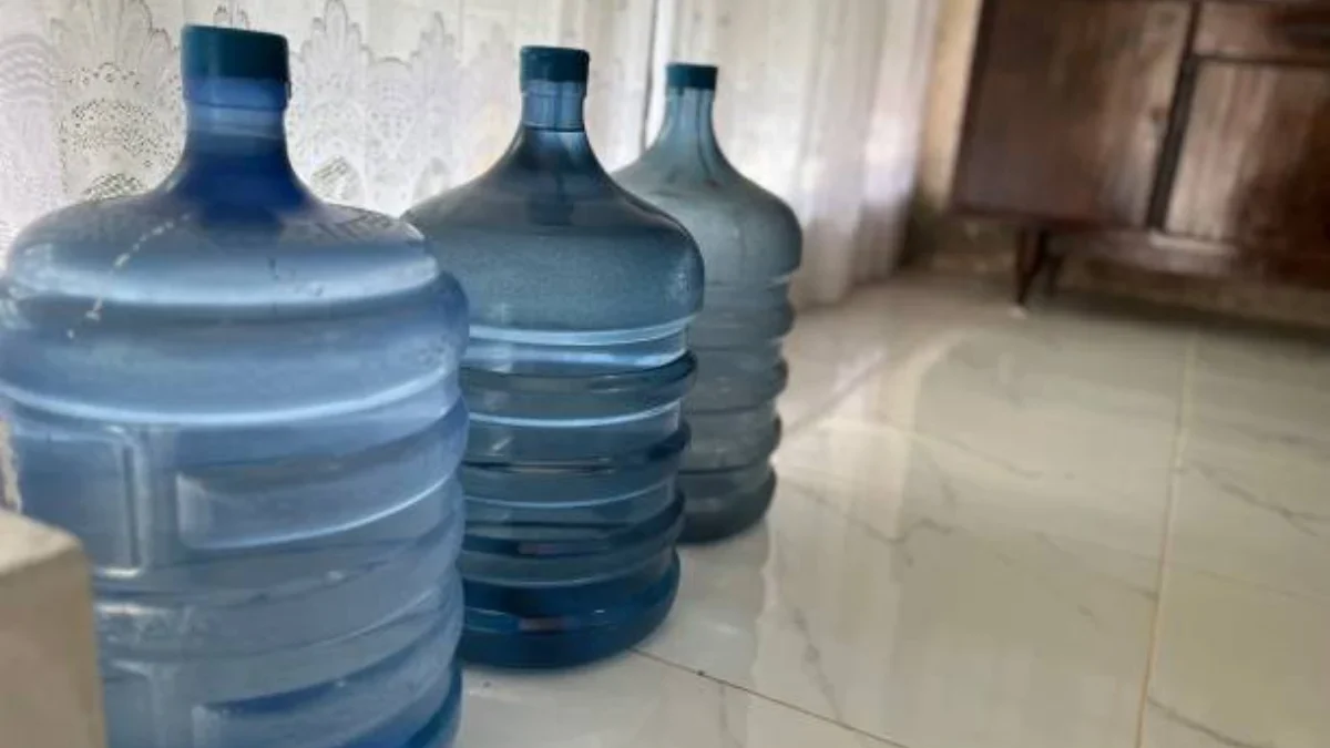 Bahaya BPA Mengintai, Galon Lanjut Usia Bisa Racuni 111 Juta Konsumen Indonesia Ilustrasi galon lanjut usia yang mengancam kesehatan