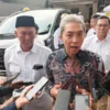 Wali Kota Bogor, Dedie A. Rachim bersama Ketua DPD Partai Gerindra Kota Bogor, Sopian Ali Agam (Kiri). (Yudha Prananda / Jabar Ekspres)