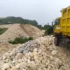 Aktivitas tambang di kawasan Karst Citatah, Kabupaten Bandung Barat. Dok Jabar Ekspres/Suwitno