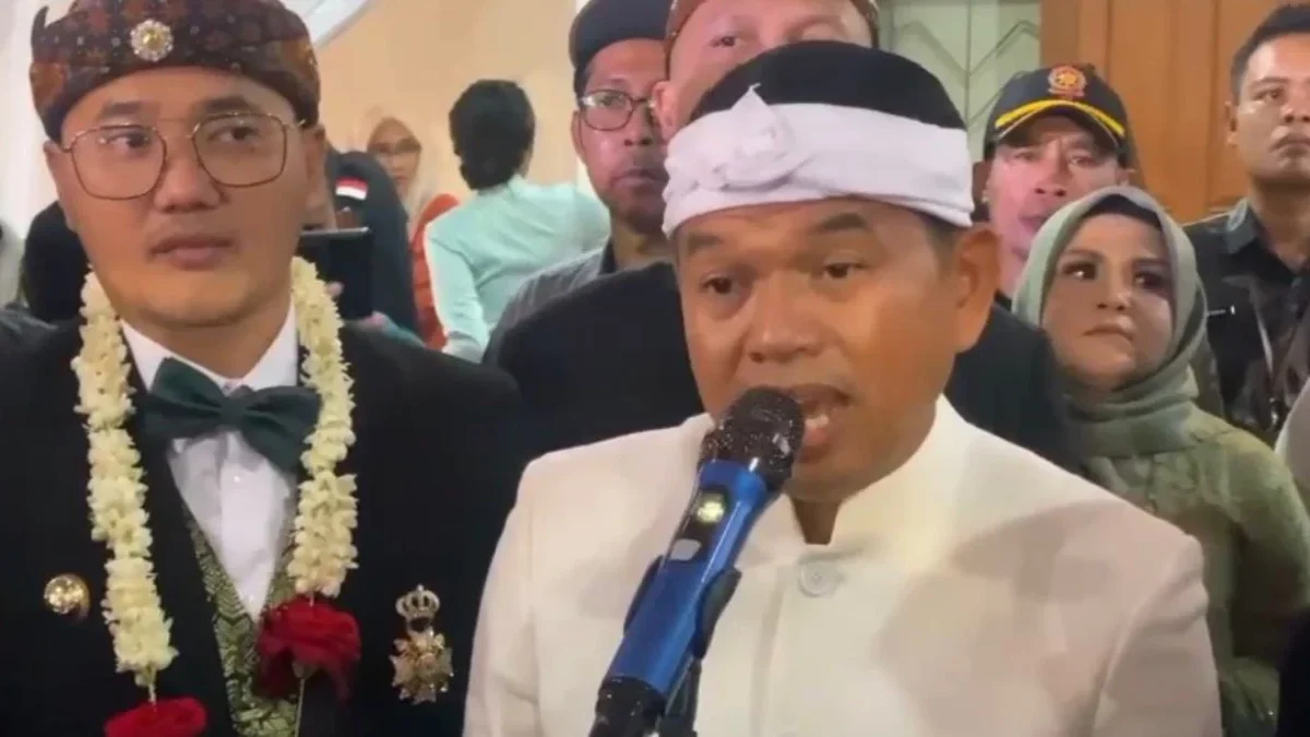 Gubernur Jabar, Dedi Mulyadi usai menghadiri HUT Kota Cimahi ke-24. Dok Jabar Ekspres/Firman (Mong)