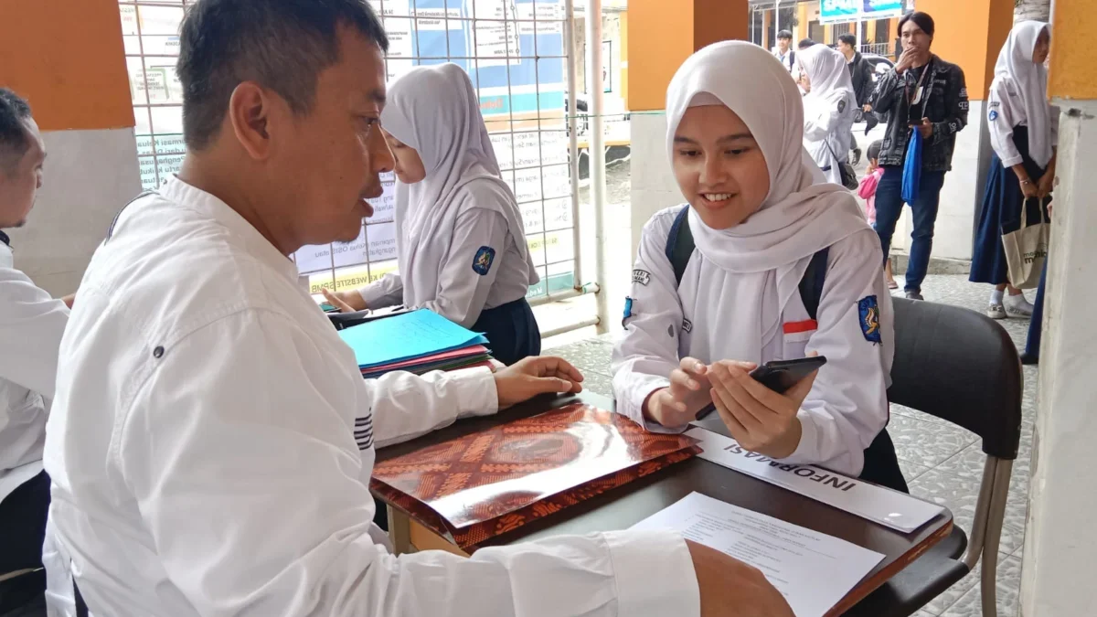 Antisipasi Kecurangan SPMB, Disdik Cimahi Awasi Ketat Koordinat Domisili Peserta Antisipasi Kecurangan SPMB, Disdik Cimahi Awasi Ketat Koordinat Domisili Peserta