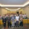 (kiri ke kanan) Ketua PsLD UNY Prof. Dr. Ishartiwi, GM Witel Yogya Jateng Selatan Agus Faisal, Wakil Rektor Bidang Keuangan UNY Prof. Dr. Lantip Diat Prasojo, M.Pd., Direktur Direktorat Akademik, Kemahasiswaan, dan Alumni UNY Prof. Dr. Guntur, M.Pd., dan Sekretaris Direktorat Akademik, Kemahasiswaan, dan Alumni UNY Dr. Iis Prasetyo, M.M pada acara pelatihan Indonesia Digital Learning (IDL) yang diselenggarakan di Yogyakarta, pada 25-26 Juni 2025.