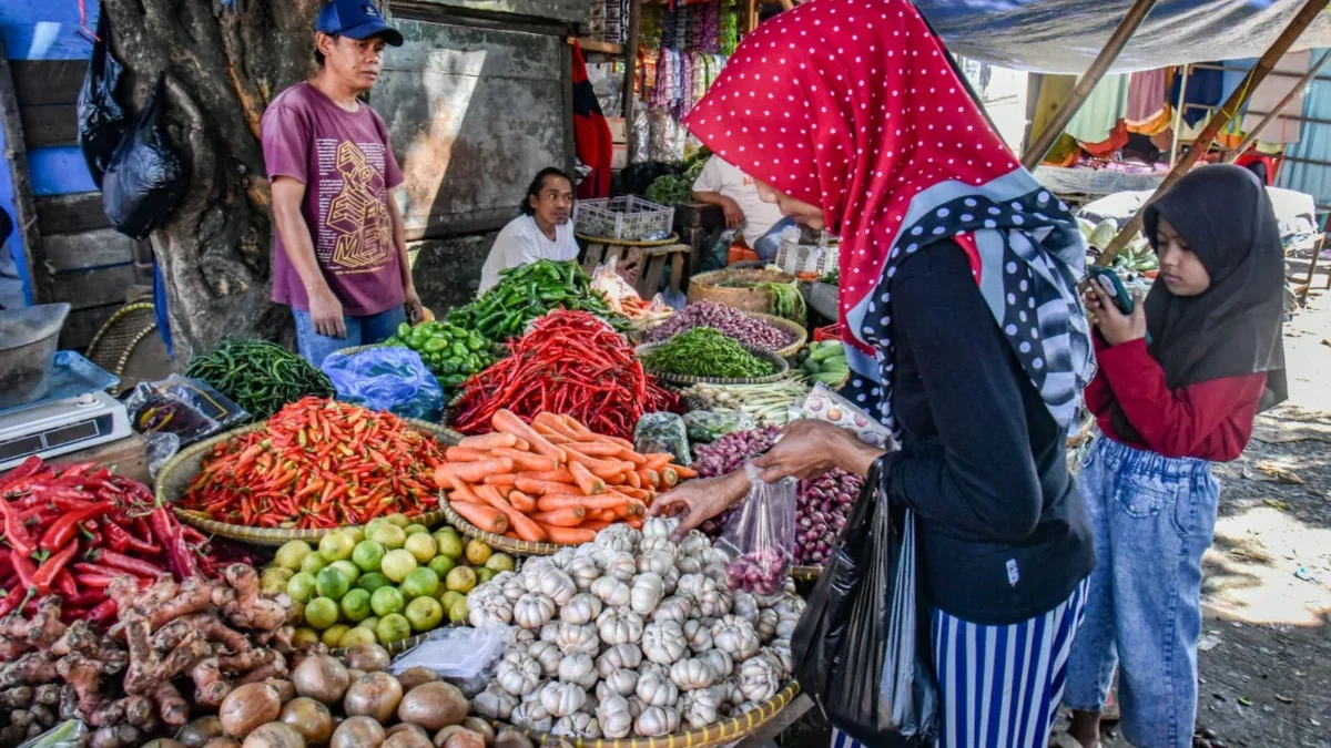 Harga Sayur Naik, Pedagang di Pasar Kiaracondong Sempat Terimbas Demo Sopir Truk Harga Sayur Naik, Pedagang di Pasar Kiaracondong Sempat Terimbas Demo Sopir Truk