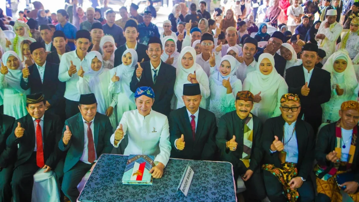 Rangkaian HJB ke-543, 43 Pasangan Ikuti Nikah Massal Rangkaian HJB ke-543, 43 Pasangan Ikuti Nikah Massal