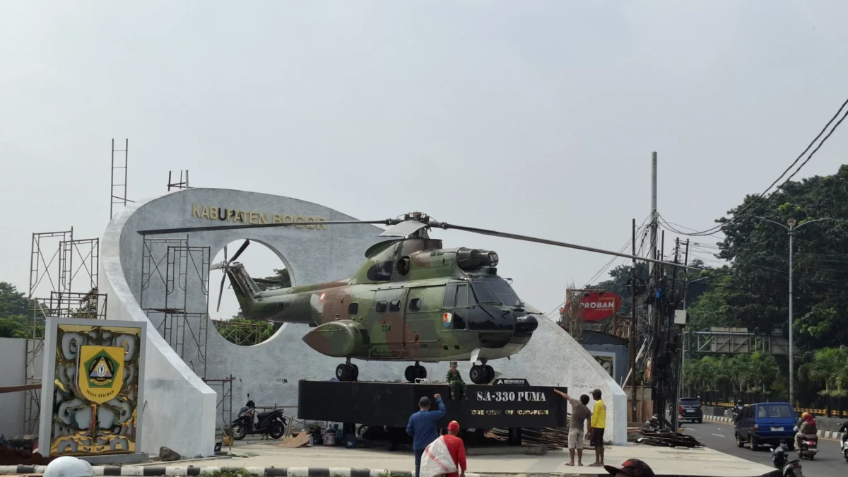 Tugu Helikopter Baru di Simpang Sentul, Warga Boleh Swafoto Tugu helikopter baru di Simpang Sentul