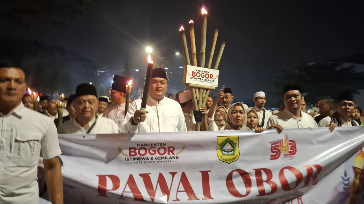 Pawai Obor Kabupaten Bogor Berjalan Meriah, Bupati Ucapkan Terima Kasih kepada Masyarakat Pawai Obor Kabupaten Bogor Berjalan Meriah, Bupati Ucapkan Terima Kasih kepada Masyarakat