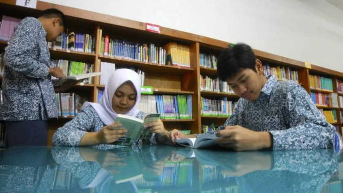 Upaya Bentuk Karakter Anak Bangsa, Dadang Dukung Kebijakan Jam Malam Pelajar Ilustrasi pelajar di Jabar akan dikenakan jam malam/Foto: Dok Jabar Ekspres