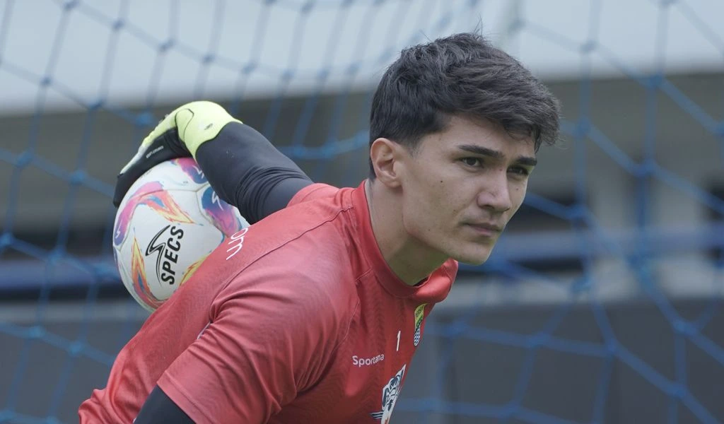 Persib Belum Ungkap Kiper Baru, Mantan Terbaiknya Justru Coba Dibajak Thanos-nya Liga Malaysia Persib Belum Ungkap Kiper Baru, Mantan Terbaiknya Justru Coba Dibajak Thanos-nya Liga Malaysia