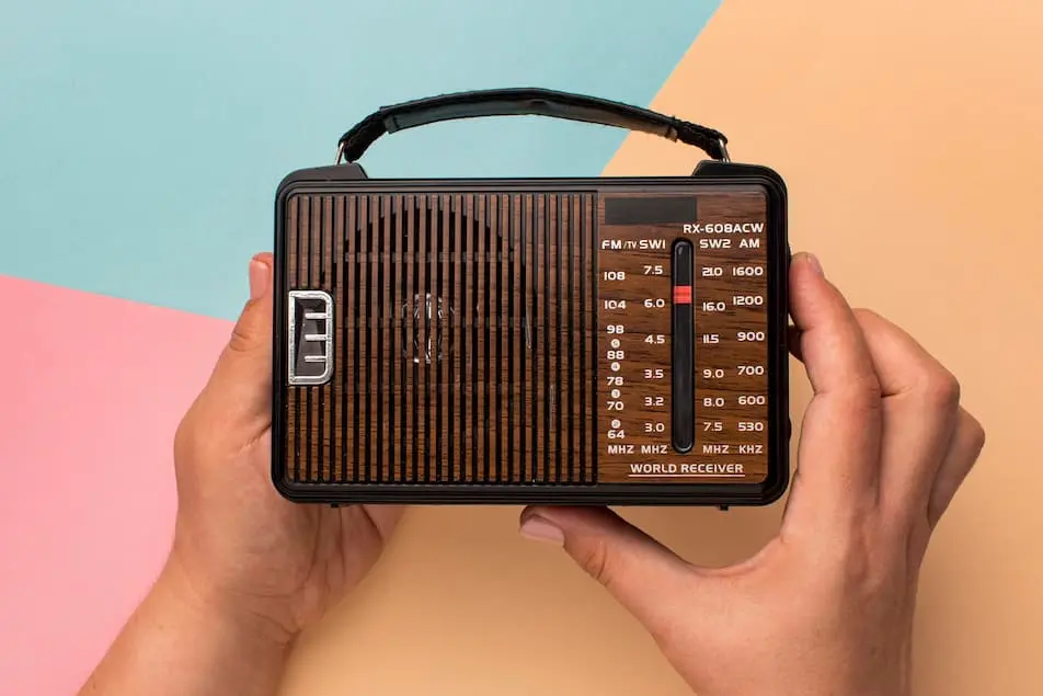 Radio Termahal ( Sumber Gambar: Freepik)
