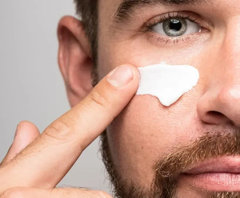 Rekomendasi Sunscreen untuk Pria ( Sumber Gambar: Freepik)