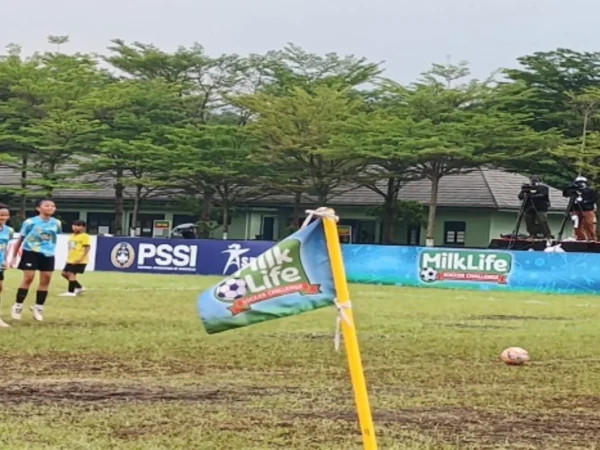 Dominasi yang Terus Terjaga: Jatayu U-10 dan Pajagalan U-12 Pertahankan Gelar di MilkLife Soccer Challenge Bandung 2025 Dominasi yang Terus Terjaga: Jatayu U-10 dan Pajagalan U-12 Pertahankan Gelar di MilkLife Soccer Challenge Bandung 2025