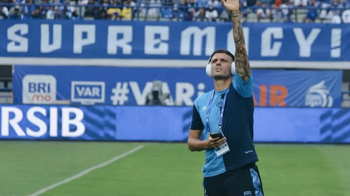 Tyronne del Pino Tak Jadi Hengkang dari Persib Bandung, Benarkah?