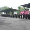 Jajaran Polres Banjar menggelar apel akbar memperingati Hari Lahir Pancasila di halaman Mapolres Banjar, Jawa Barat, Senin (2/6/2025). (Cecep Herdi/Jabar Ekspres)