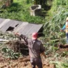 Berdasarkan data dari Badan Penanggulangan Bencana Daerah (BPBD) Bandung Barat, dalam sepekan terakhir, dari 14 hingga 21 Mei 2025, bencana banjir dan tanah longsor menerjang 13 desa di Kecamatan Lembang.