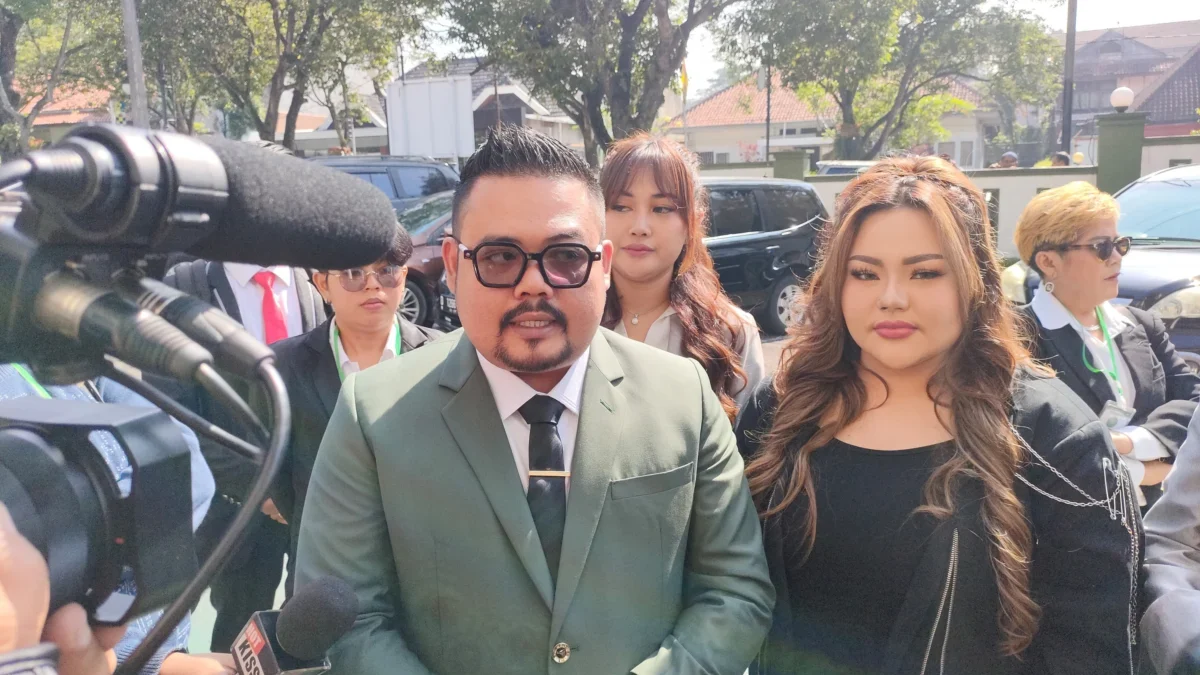 Dok. Kuasa hukum Lisa Mariana, Markus Nababan saat di temui di PN Bandung. Rabu (4/6). Foto. Sandi Nugraha/Jabar Ekspres/