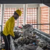 Foto ilustrasi Pengolahan sampah di Kota Bandung. (Dimas / JE)