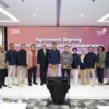 Direktur Group Business Development Telkom periode 2022-2025 Honesti Basyir saat memberikan sambutan pada acara Penandatanganan Perjanjian Kerja Sama antara Telkom dan IBM dalam rangka penyediaan solusi Sovereign AI (atau Artificial Intelligence yang berdaulat) di gedung Telkom Landmark Tower, Jakarta, pada Rabu (21/5).
