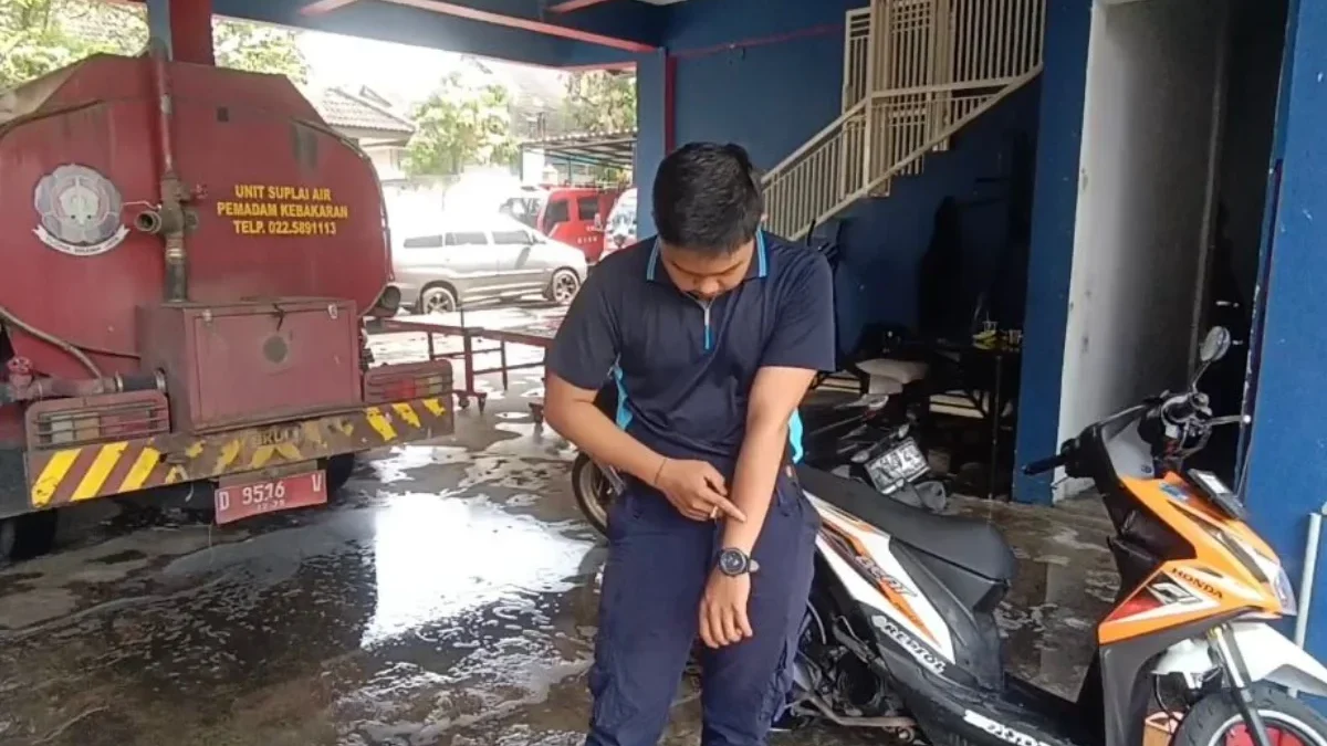 Kondisi Markas Komando (Mako) Pemadam Kebakaran (Damkar) Kabupaten Bandung di Desa Pamekaran, Kecamatan Soreang, Kabupaten Bandung, diserang hama ulat bulu pada Rabu (4/6). Foto Istimewa