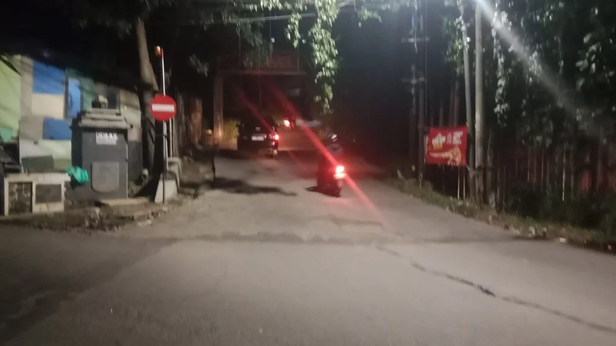 Kondisi Tanjakan Endog, Desa Sari wangi, Bandung Barat yang Gelap (Mong)