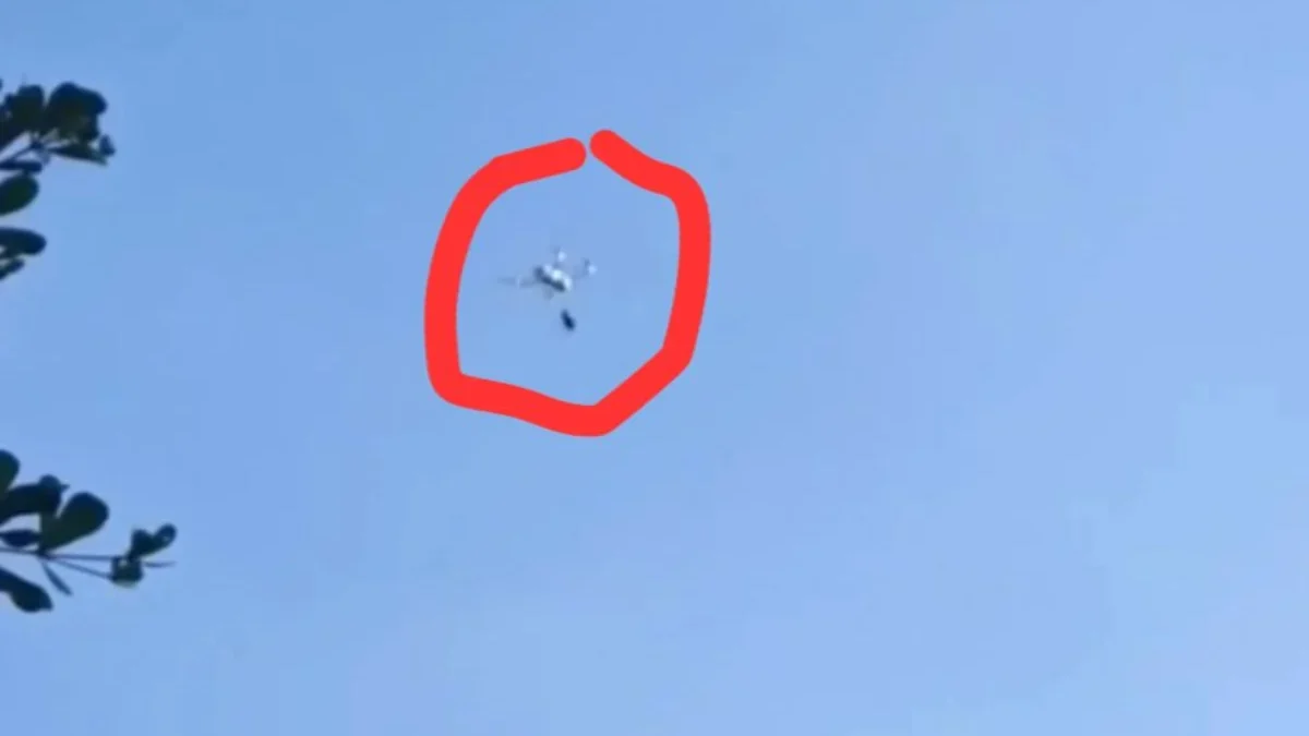 Petugas Lapas Narkotika Kelas IIA Bandung Gagalkan Modus Baru Penyelundupan Narkoba Lewat Drone Upaya penyelundupan narkotika jenis sabu dengan modus canggih menggunakan drone berhasil digagalkan oleh petugas pengamanan di Lapas Narkotika Kelas IIA Bandung, Kabupaten Bandung pada Minggu (8/6). Foto Istimewa
