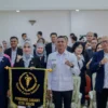 Wakil Wali Kota Bogor, Jenal Mutaqin (Kedua Kanan) bersama jajaran Yayasan Kanker Indonesia. (Yudha Prananda / Istimewa)