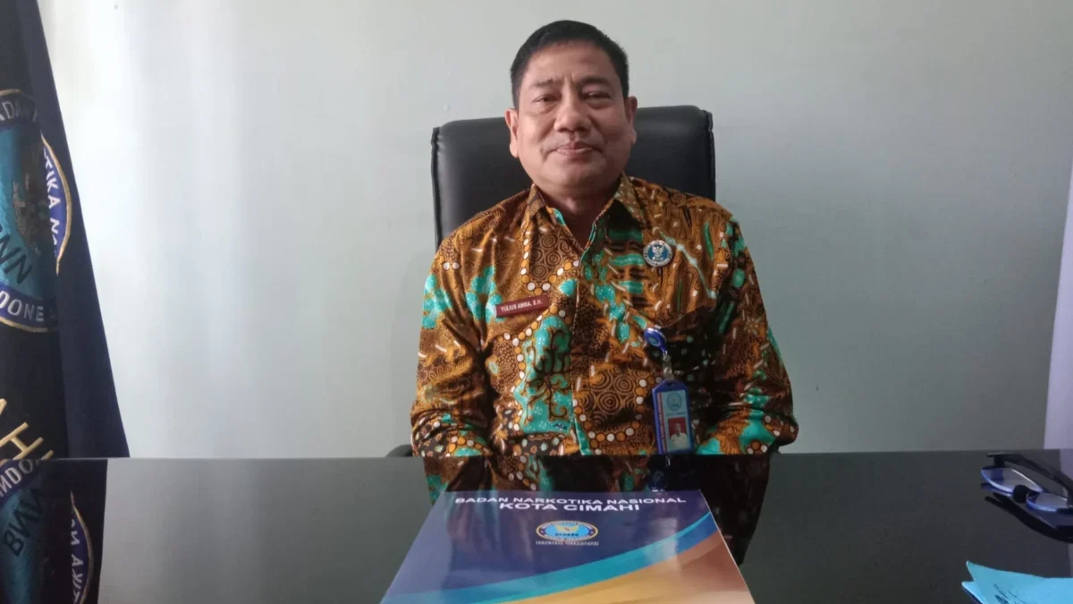 Kepala Badan Narkorika Nasional (BNN) Kota Cimahi saat ditemui di ruang kerjanya (mong)