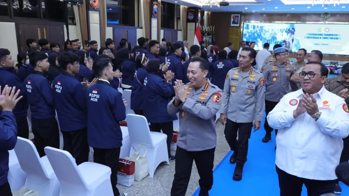 700 Korban PHK Diberangkatkan ke Tempat Kerja Baru, Kapolri: Total 35.000 Lowongan Disiapkan Kapolri Jenderal Listyo Sigit Prabowo