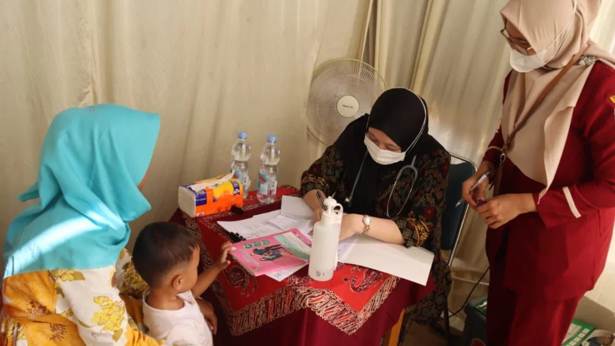 paya Pemprov Jateng Tangani Korban Banjir Rob Demak, dari Pelayanan Kesehatan Gratis hingga Bantuan Sembako