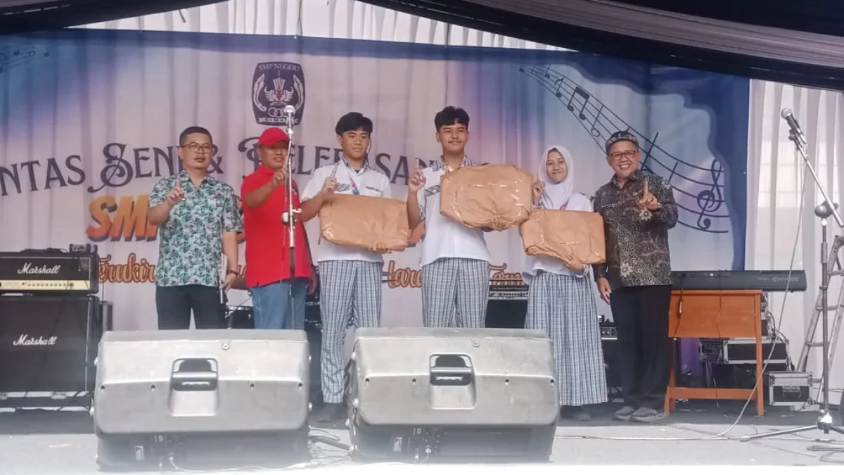 Tolak Euforia Berlebihan, SMPN 1 Cimahi Pilih Perpisahan di Lingkungan Sekolah Sederhana Namun Meriah, SMPN 1 Cimahi Laksanakan Perpisahan di Sekolah