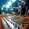 Permainan Bola Gila di Pasar Malam Harjamukti, Kota Cirebon.