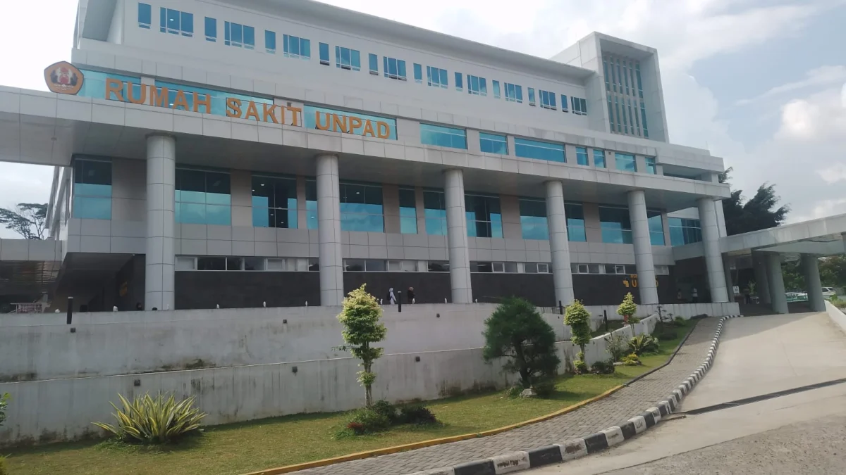 Rumah Sakit Universitas Padjajaran (Unpad), berlokasi di Jalan Ir Soekarno Kilometer (KM) 21, wilayah Desa Cikeruh, Kecamatan Jatinangor, Kabupaten Sumedang, Jawa Barat. (Yanuar/Jabar Ekspres)