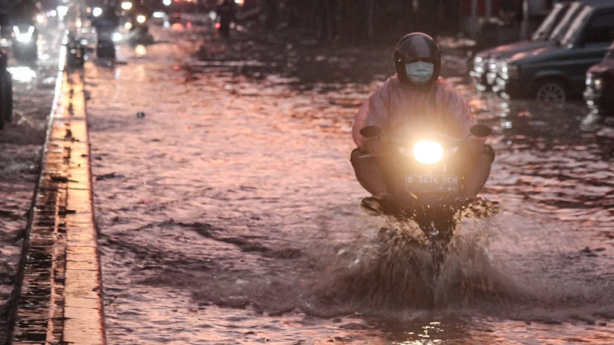 Ilustrasi: Banjir menggenangi kawasan Gedebage beberapa waktu lalu. Foto: Dimas Rachmatsyah / Jabar Ekspres