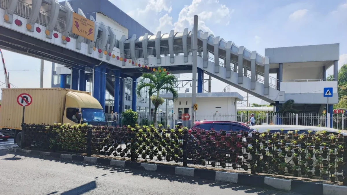 Ilustrasi: Skybridge penghubung Stasiun Bogor dan Stasiun Bogor Paledang mulai beroperasional, Rabu (18/6). (Yudha Prananda / Jabar Ekspres)