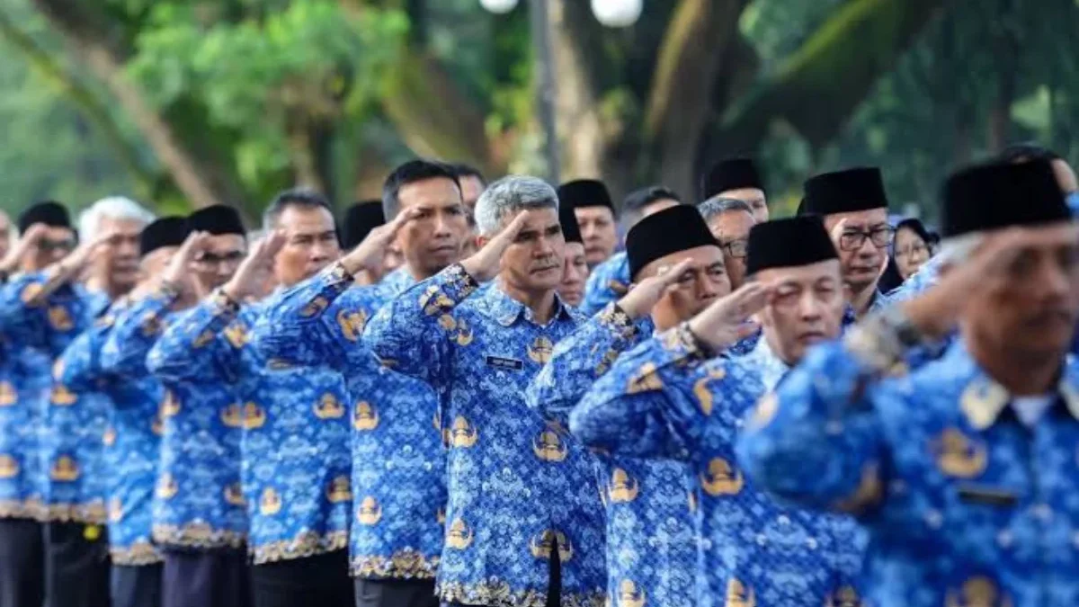 Belum Diputuskan, Pemkot Bandung Masih Kaji WFA dan Jam Kerja Fleksibel ASN Foto ilustrasi ASN di teras Pemerintah Kota (Pemkot) Bandung. (jabarekspres)