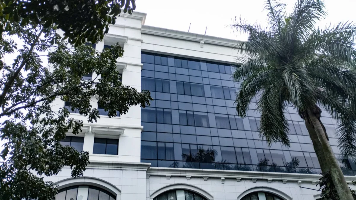 Soal Intensif dan Dorong Rapat di Hotel : Tak Sensitif Terhadap Kondisi Masyarakat dan Rawan Pemborosan Anggaran Ilustrasi: Bangunan hotel di jalan Gatot Subroto, Kota Bandung, Kamis (19/6). Foto: Dimas Rachmatsyah / Jabar Ekspres