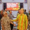 Wali Kota Bogor, Dedie A. Rachim saat menyambut kedatangan peserta Capacity Building dari 16 negara, di Balai Kota Bogor. (Yudha Prananda / Jabar Ekspres)