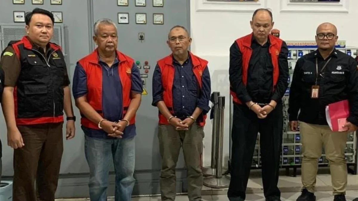 Cegah Korupsi Dana Hibah, Pakar Minta Pemerintah Libatkan APH Sejak Awal Ist. Para tersangka dugaan tindak pindana korupsi Pramuka Kota Bandung saat ditetapkan sebagai tersangka oleh Kejati Jabar. Istimewa.