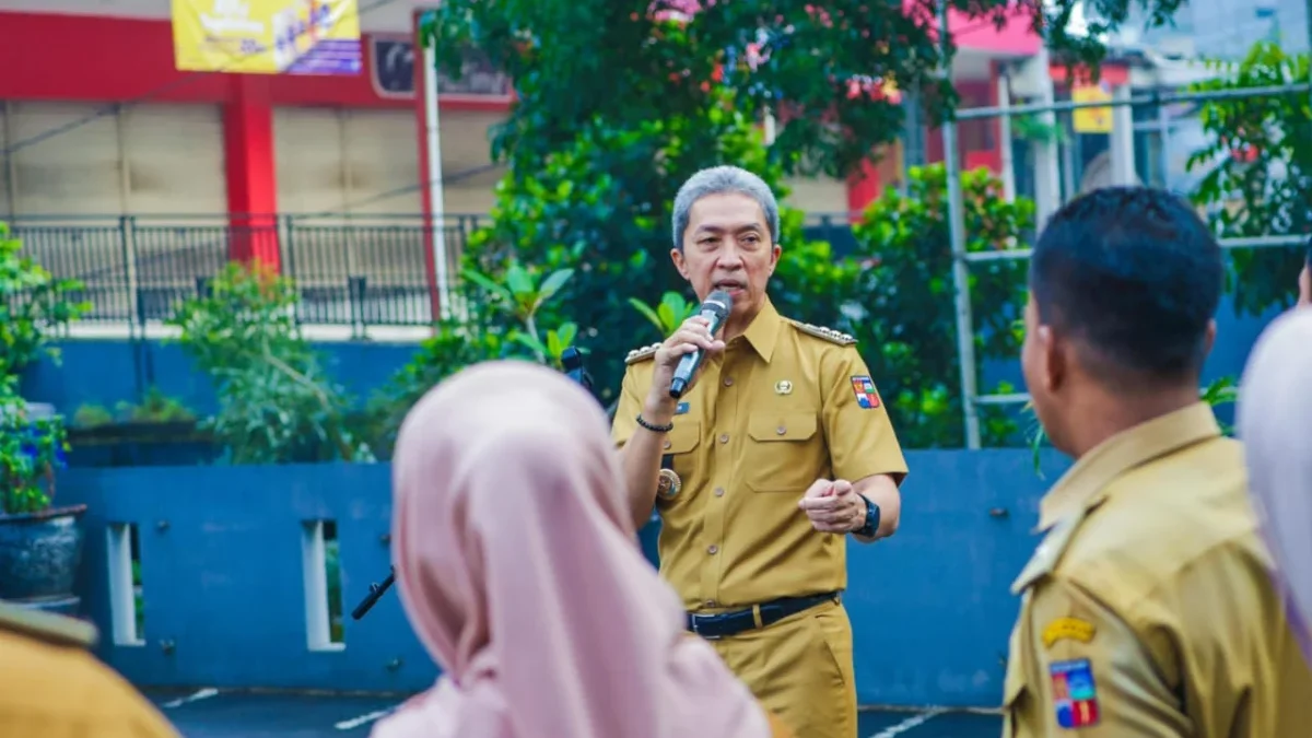 Pelototi Keamanan dan Ketertiban di Wilayah Kecamatan Bogor Timur, Dedie Rachim: Jalan Pajajaran Jadi Perhatian! Wali Kota Bogor, Dedie A. Rachim, saat mengunjungi kantor Kecamatan Bogor Timur. (Yudha Prananda / Jabar Ekspres)
