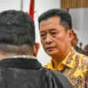 Terpidana kasus korupsi Bandung Smart City, Ema Sumarna menjalani sidang putusan kasus korupsi Bandung Smart City di Pengadilan Negeri Bandung Tipikor, Jalan Surapati, Kota Bandung, Selasa (24/6). Foto: Dimas Rachmatsyah / Jabar Ekspres