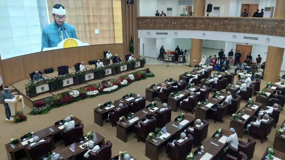 DPRD dan Pemkab Bandung Barat saat menggelar rapat Paripurna LPJ di Gedung DPRD Jalan Cijamil-Cisarua, Kecamatan Ngamprah. Dok Jabar Ekspres/Suwitno