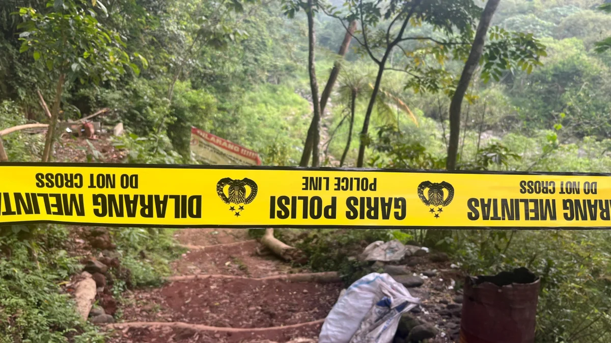 evakuasi korban hilang di Gunung Salak