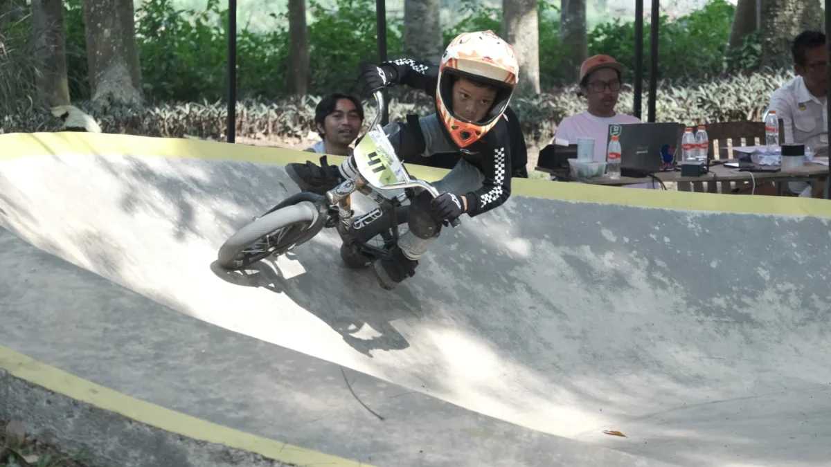 Narash Siswa SDN Cibabat Mandiri 1 Cimahi jago BMX