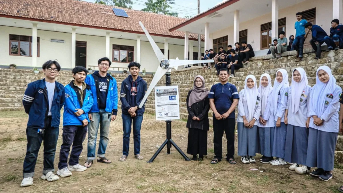 Mahasiswa ITB hadirkan listrik mandiri di Desa Cintaasih, Kecamatan Cipongkor, Kabupaten Bandung Barat, melalui proyek energi terbarukan bertajuk Kolecer Setrum. Dok istimewa