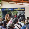 Ilustrasi: Antrian warga mendaftar pemutihan pajak kendaraan bermotor di Samsat beberapa waktu lalu. Foto: Dimas Rachmatsyah / Jabar Ekspres