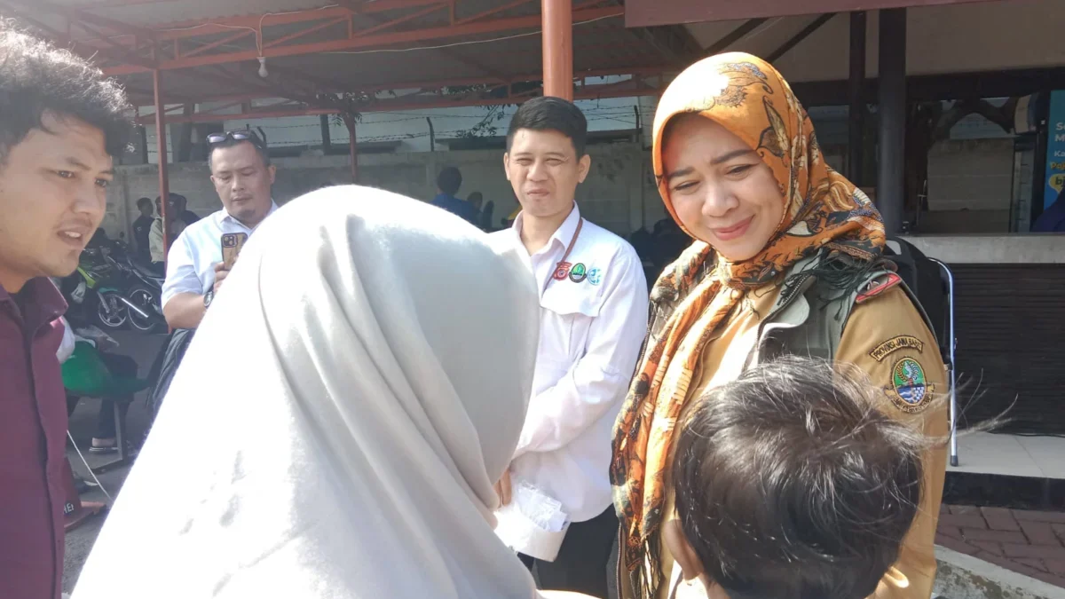 Kepala P3D Wilayah Kota Cimahi, Reni Astati saat Meninjau Cek Fisik Kendaraan (mong)